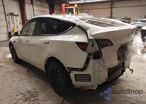 2021 Tesla Model Y Long Range Dual Motor All-Wheel Drive z USA, uszkodzony, nr VIN 5YJYGDEE9MF118694